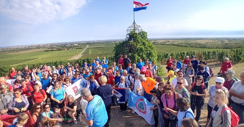 Pohod na Frušku goru, IZVOR: HPD Cibalia