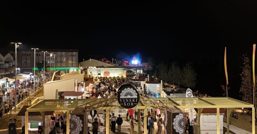 Trg Vinkovačkih jeseni, Vinko šor