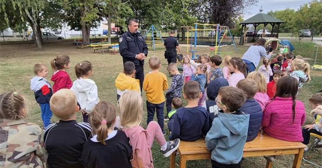 Policajci u vrtiću