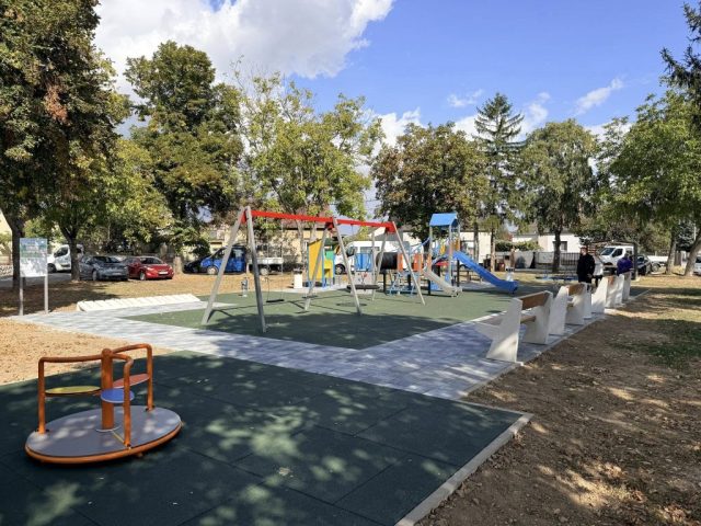 Novo dječje igralište u Vrtnom naselju, Vinkovci Novo dječje igralište u Vrtnom naselju, Vinkovci